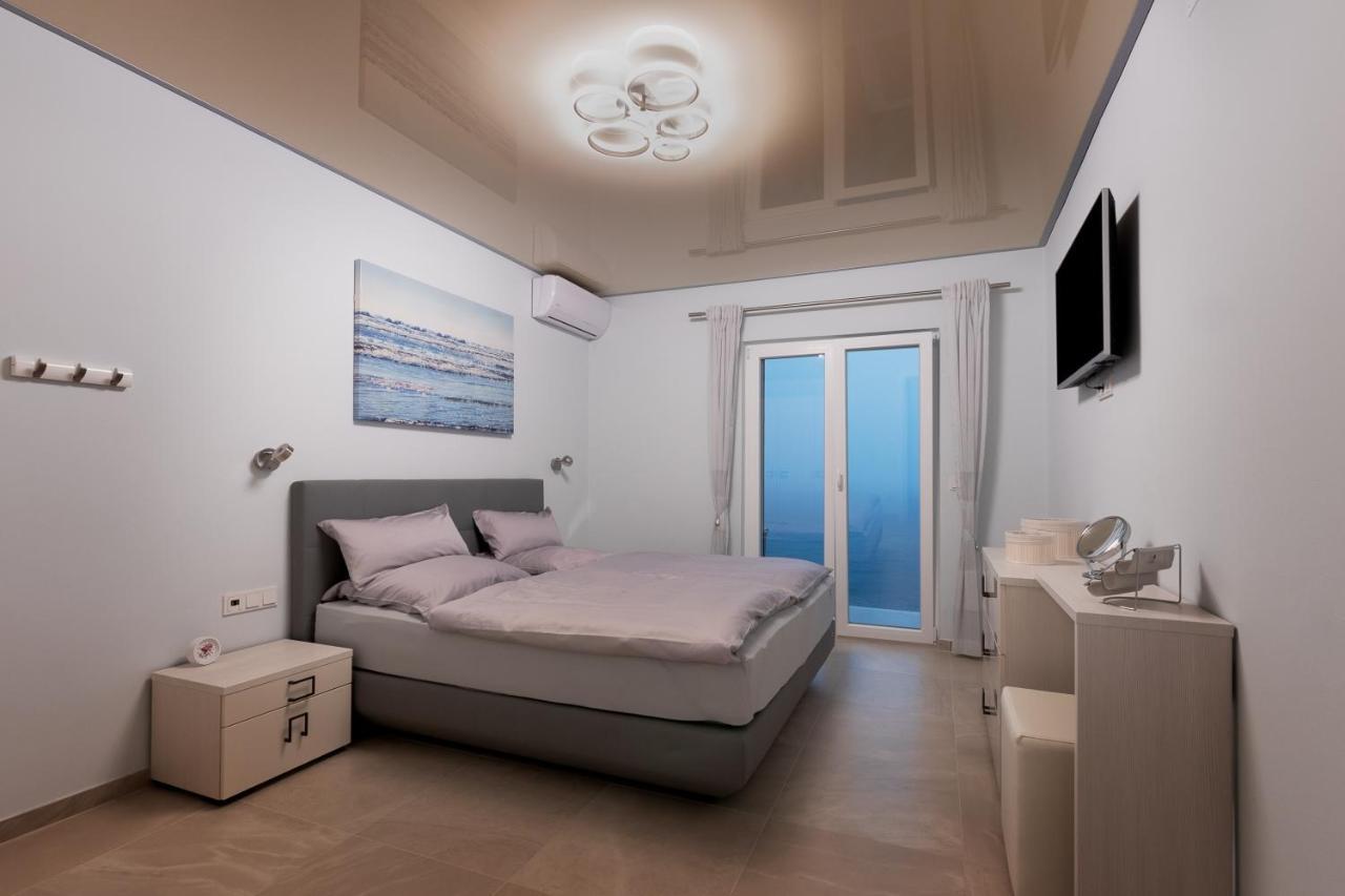 Beachfront Holiday Home - Private Heated Pool Mimice Dış mekan fotoğraf