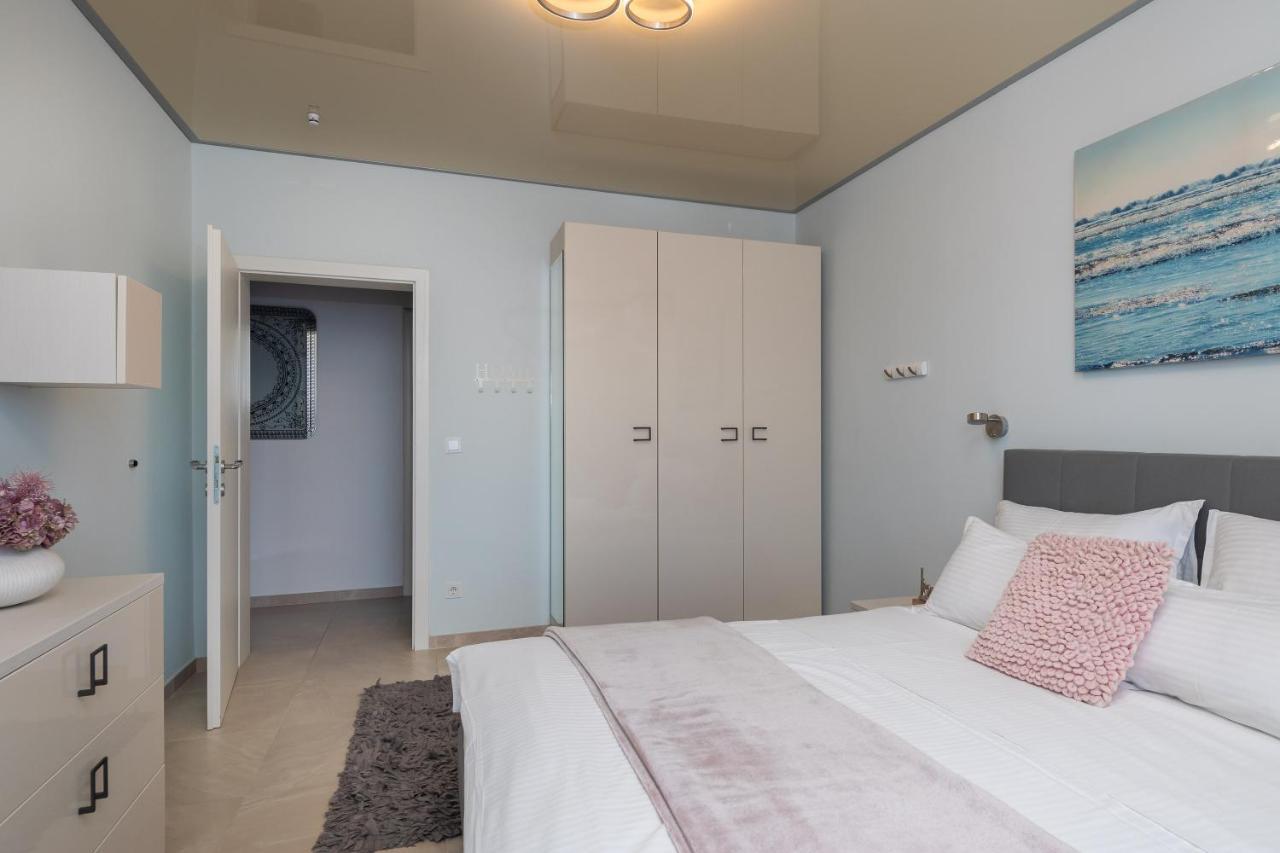 Beachfront Holiday Home - Private Heated Pool Mimice Dış mekan fotoğraf